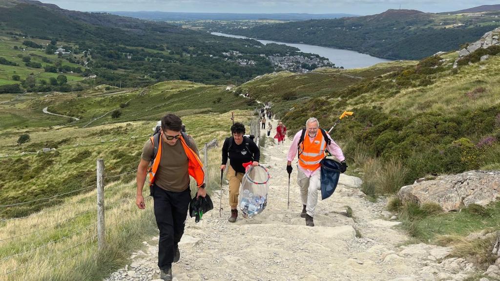 Litter picking on mountain like ‘sinking&nbsp;ship’