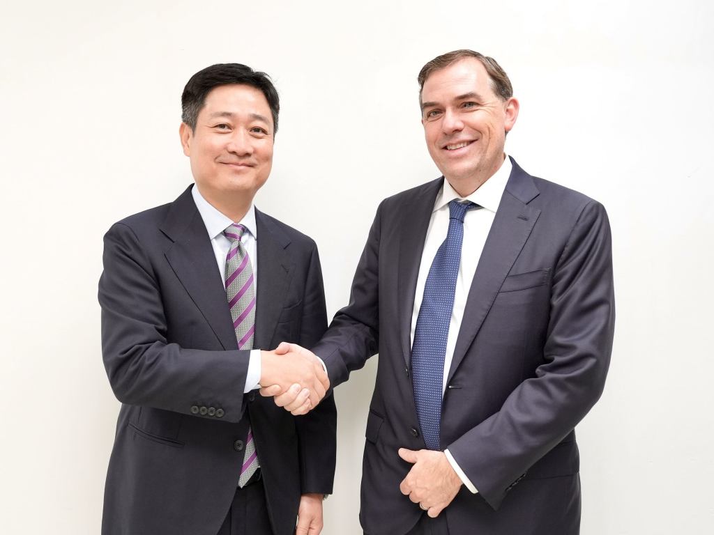 LG Uplus and AWS Leaders Explore AI and Cloud Partnerships at&nbsp;APEC