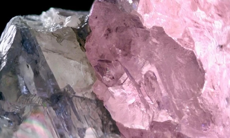 37-Carat Rare Pink-White Diamond Unearthed in&nbsp;Botswana