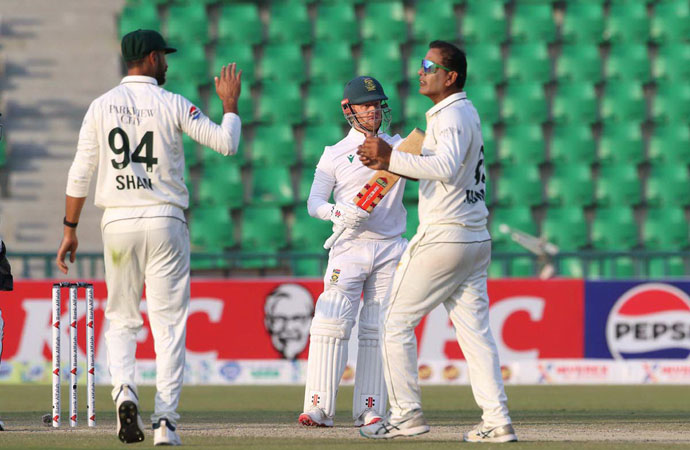 Spinners Threaten South Africa in Gaddafi&nbsp;Test