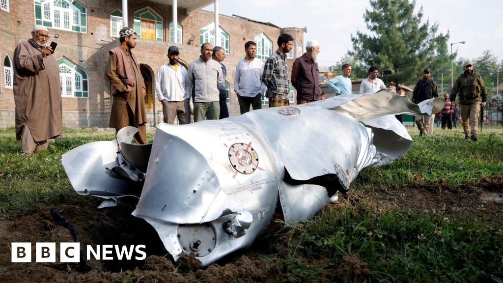 Border explosive removal&nbsp;intensifies