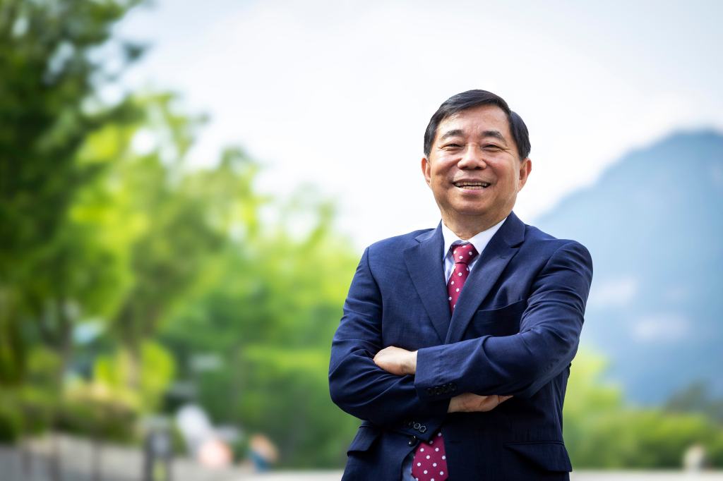 Elderly American Moved by Chosin Reservoir&nbsp;Exhibit