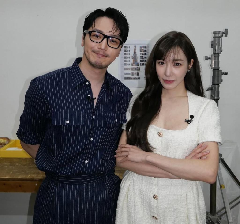 Artificially Young: AI Wedding Photos Spark Global&nbsp;Debate