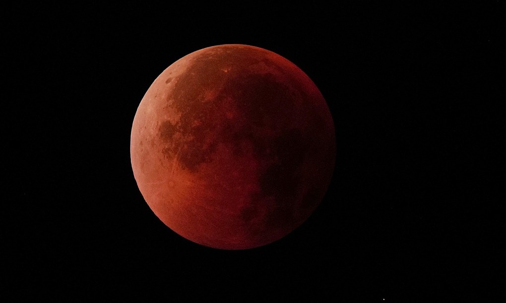 Blood Moon Reveals Lunar Eclipse Across Asia and America&nbsp;Tuesday