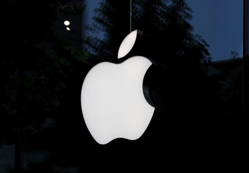 Apple’s Strong Earnings, Cautious Outlook on Component&nbsp;Shortages