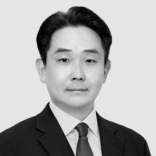 National Security Act Violation, Yet Defense Committee Chairman