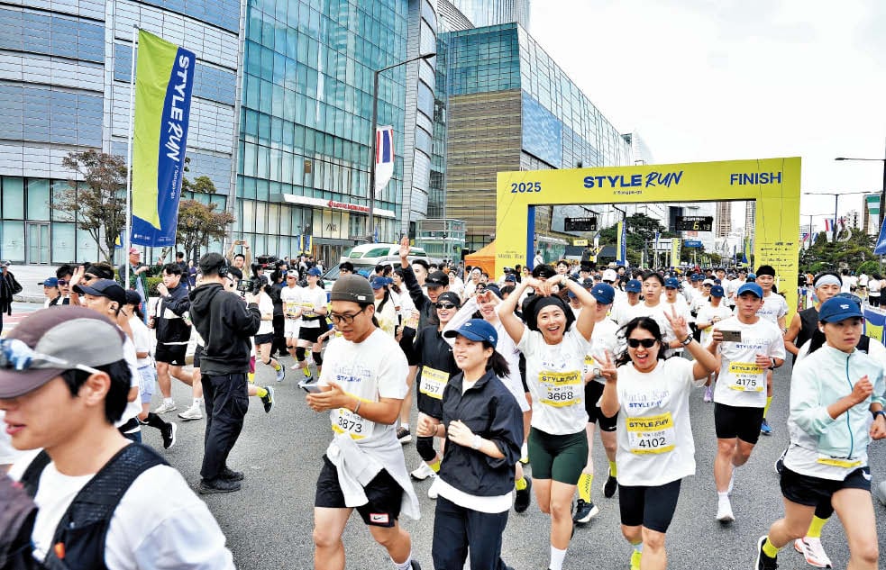 Lotte Department Store’s style run draws 7,000 runners in Jamsil sports&nbsp;festival