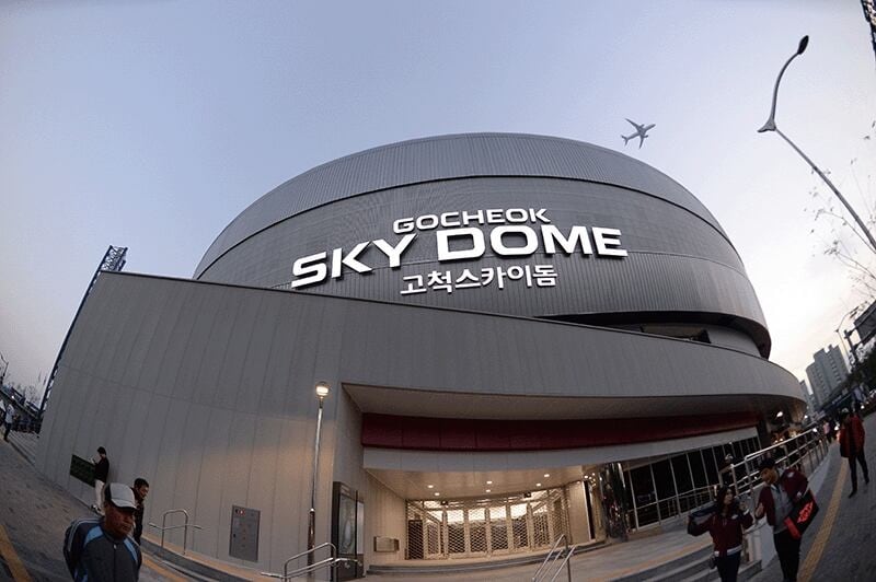 Local governments vie for dome stadium&nbsp;projects