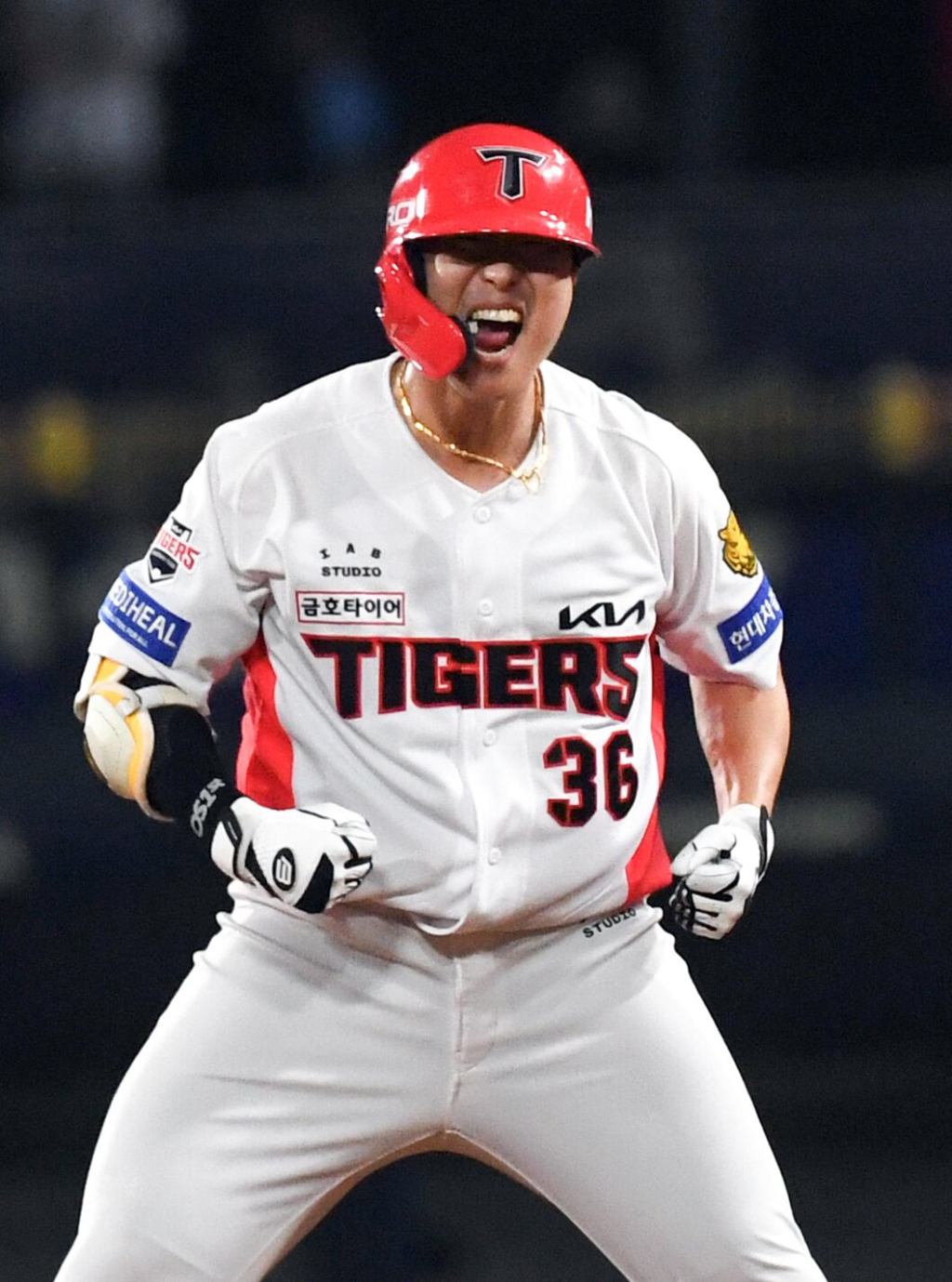 Kia’s walk-off grand slam against Lotte avenges Kiwoom