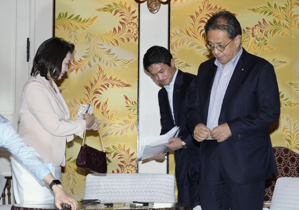 Japanese party retains lawmaker for&nbsp;subsidies