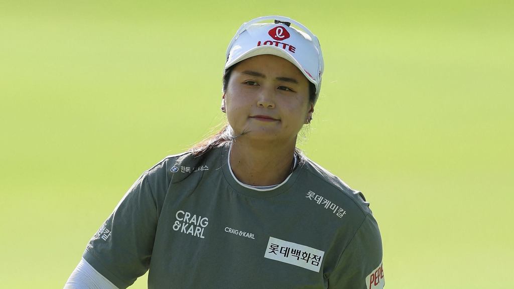 Choi Hye-jin leads Buick LPGA Shanghai by three strokes